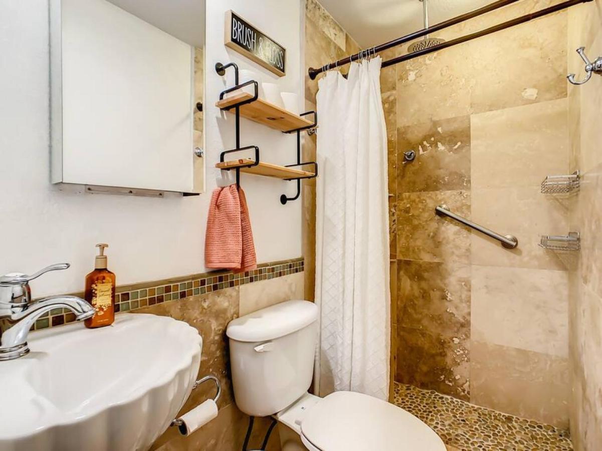 Pristine Lakeside 3br W Private Pool *
