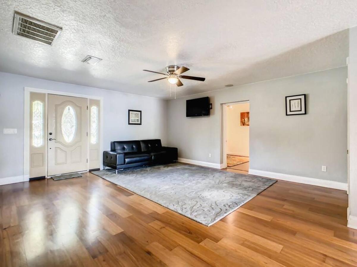 Pristine Lakeside 3br W Private Pool *