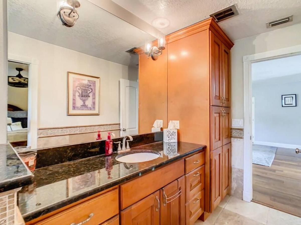 Holiday home Pristine Lakeside 3br W Private Pool *