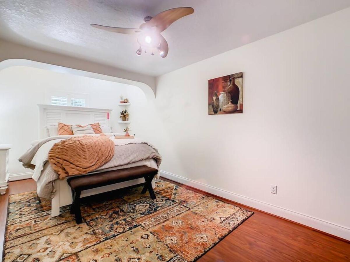 Pristine Lakeside 3br W Private Pool * Orlando
