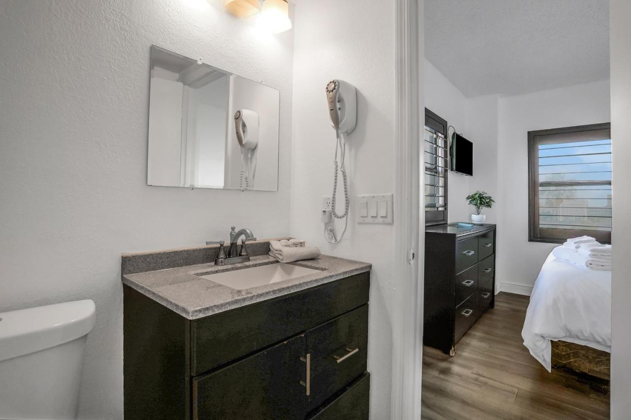 Apartment The Enclave - Unit 1601