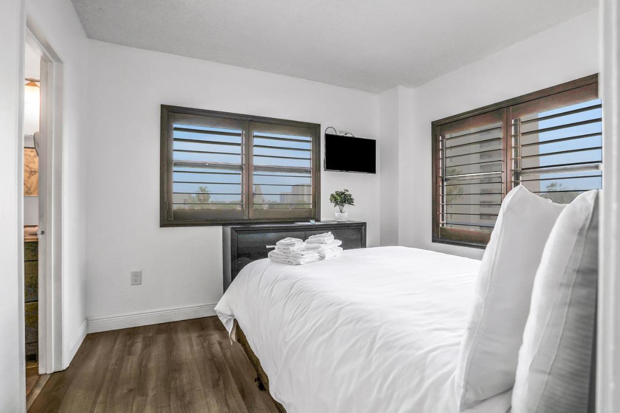 The Enclave - Unit 1601 *