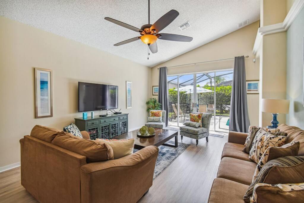 Holiday home Spacious Elegant Private/pool 2 Master Bed - No Carpet Orlando