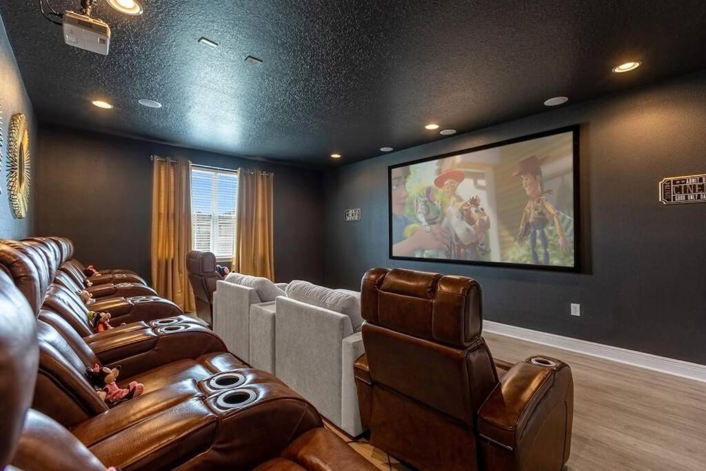 Modern Luxury W/ 12 Ensuite Bds Pool&spa Theater Villa *