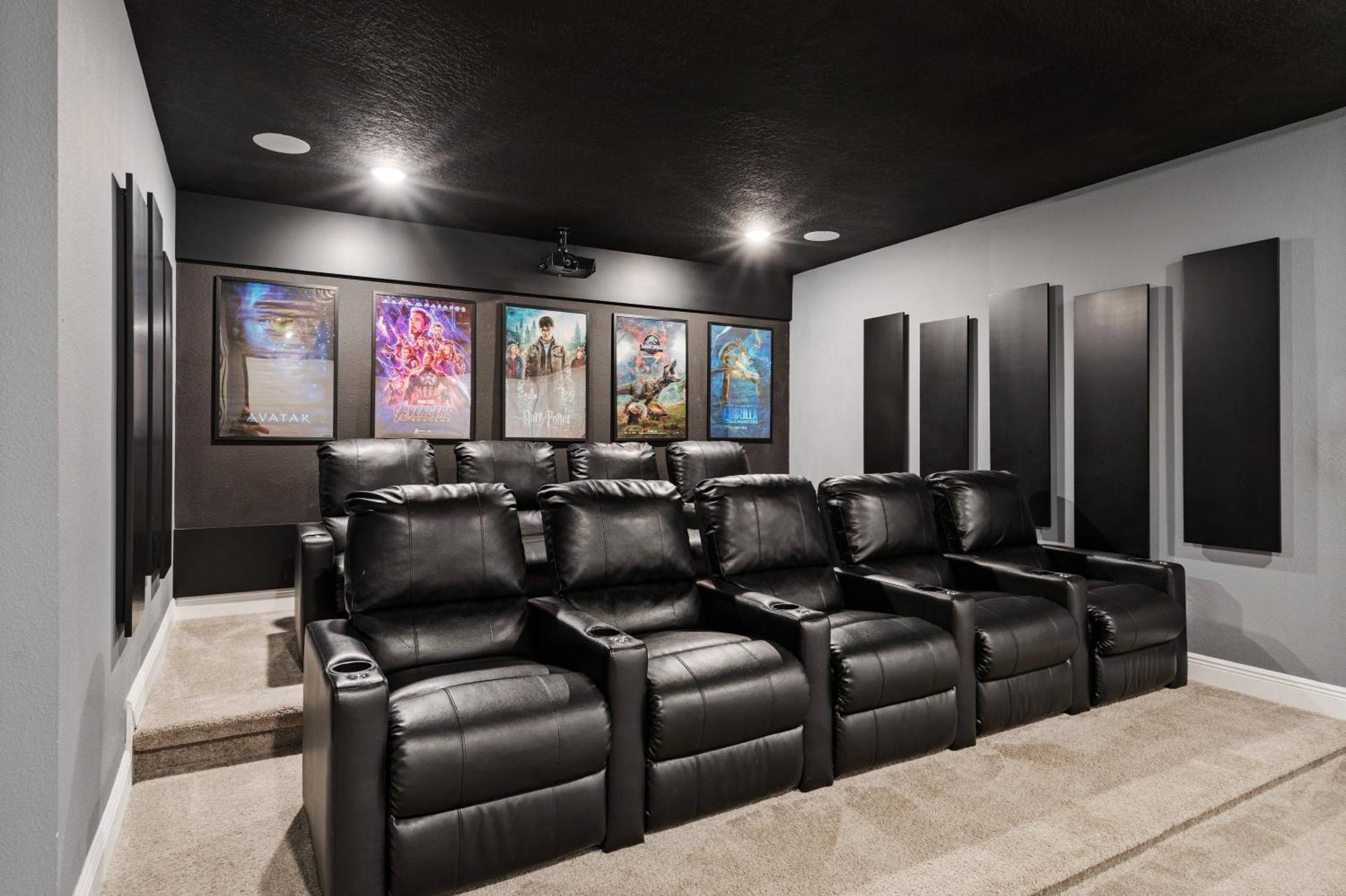 Dream 11 Bd Vacation Home, Cinema, Themed Bedrooms, Pool *