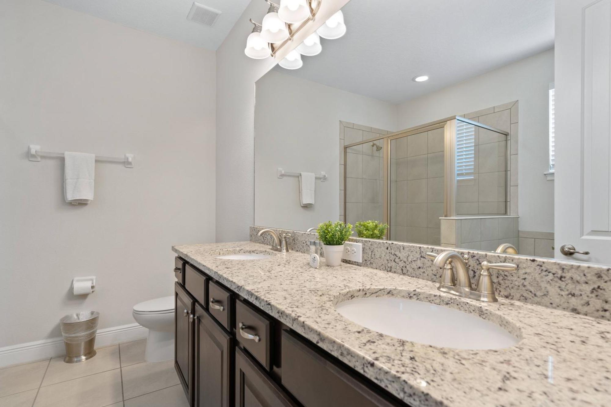 Encore 10bd With Movie & Game * Orlando