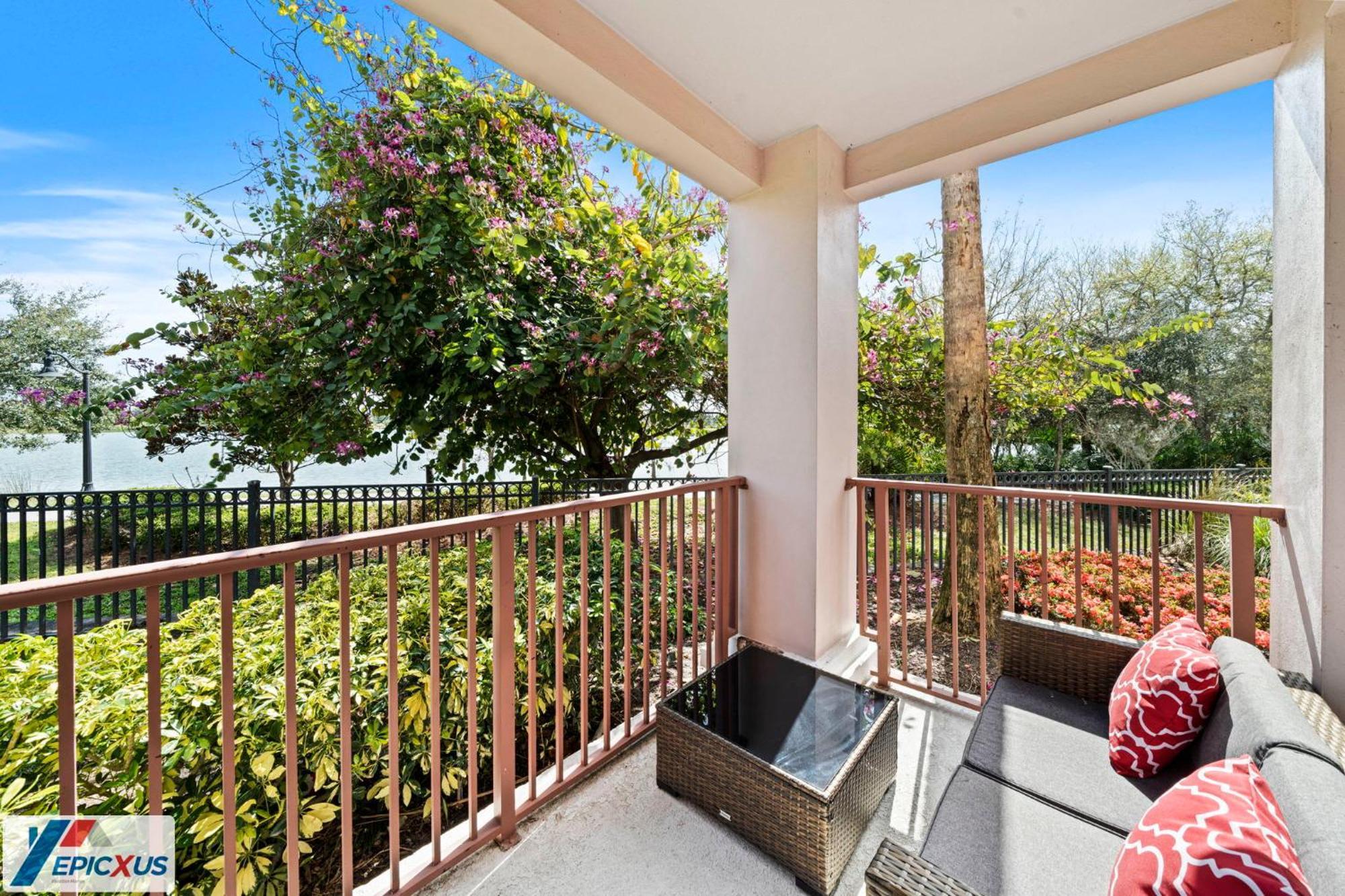 The Epic Madrid Vista Cay