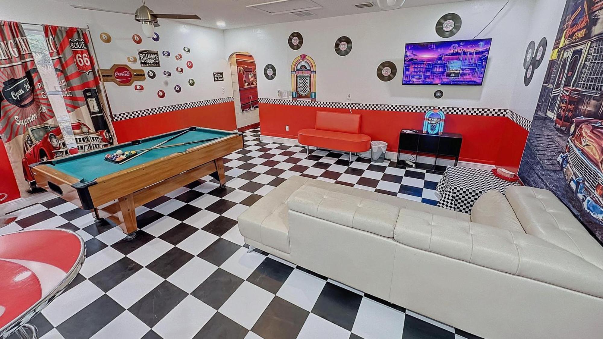Playhouse,pool, Spa, Game Room, *