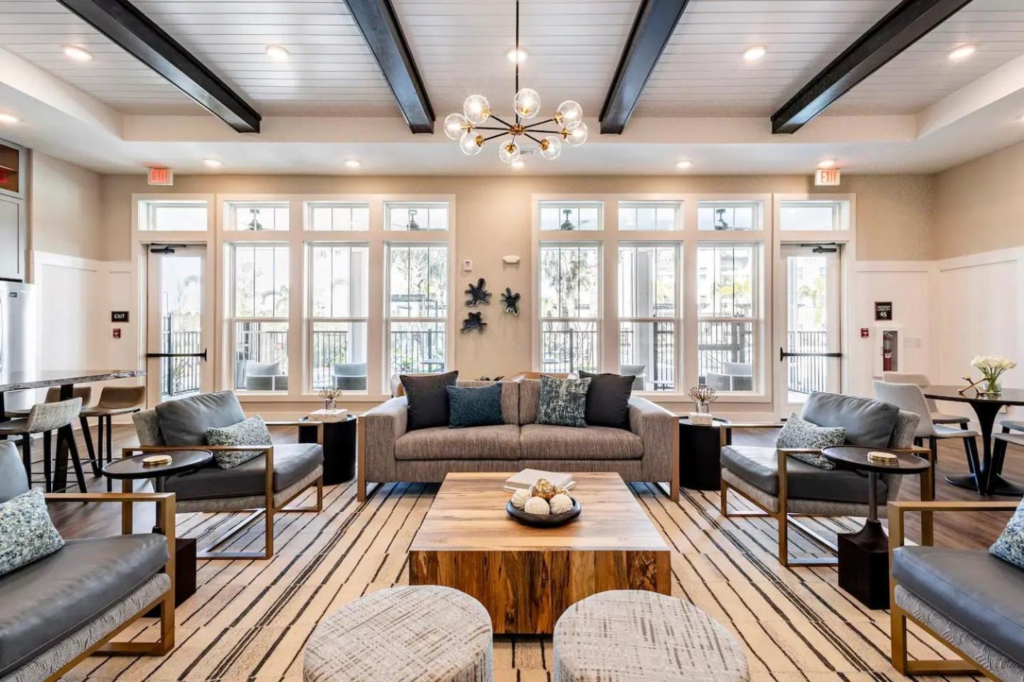 Complete Tranquil 10 Min To Parks Allows Pets, Resort-style Amenities Apartment