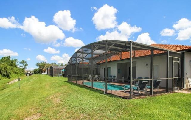 Serene 4-Bedroom Lakeview Retreat With South-Facing Pool & Sun-Drenched Outdoor Living * Orlando