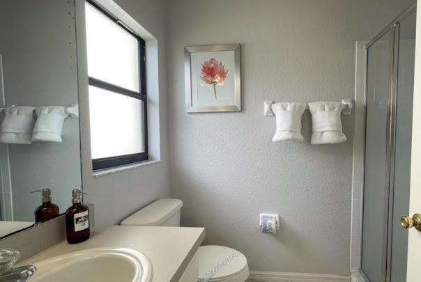 Holiday home Serene 4-Bedroom Lakeview Retreat With South-Facing Pool & Sun-Drenched Outdoor Living Orlando
