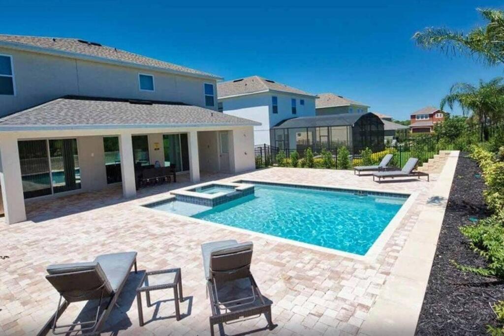 361 Ultimate Mansion-9bed-pool/spa/game *