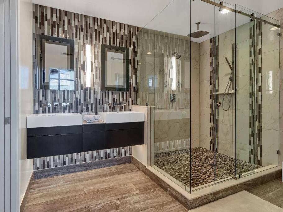 Apartment 3 Bedrm Palace - King Fl Bed & Free Ev Charging