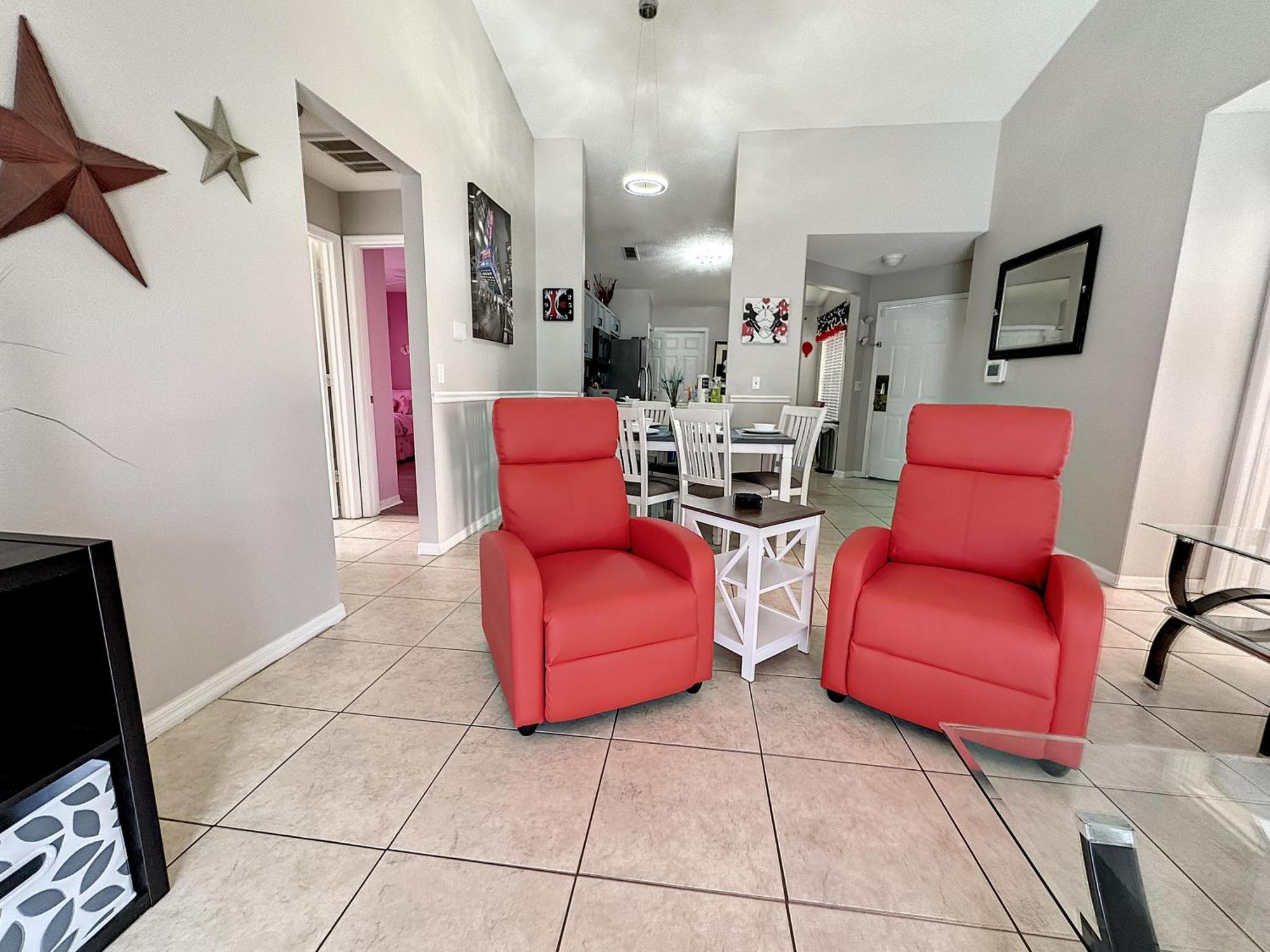 Mickey Funhouse, Pool, Fenced , Pets, Games *