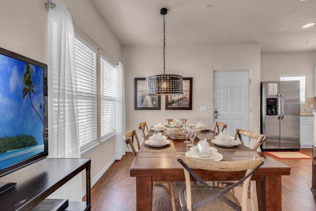 Holiday home 4 Bedrooms - 3 Bathrooms - Lucaya Village 23-101