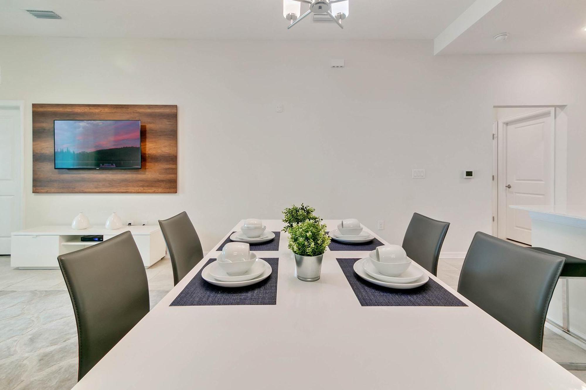 Apartment 2 Bedrooms - 2 Bathrooms - Storey 3120-403 Pc Orlando