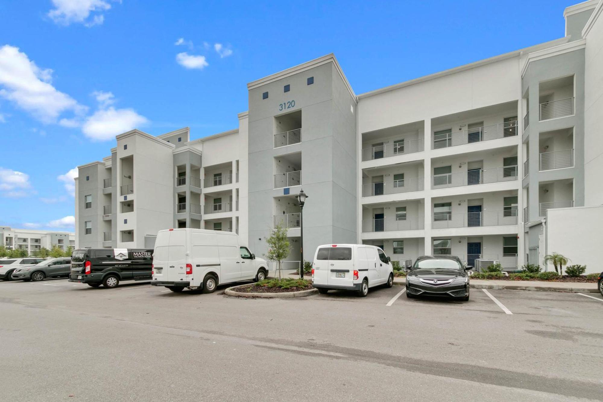 Apartment 2 Bedrooms - 2 Bathrooms - Storey 3120-403 Pc *