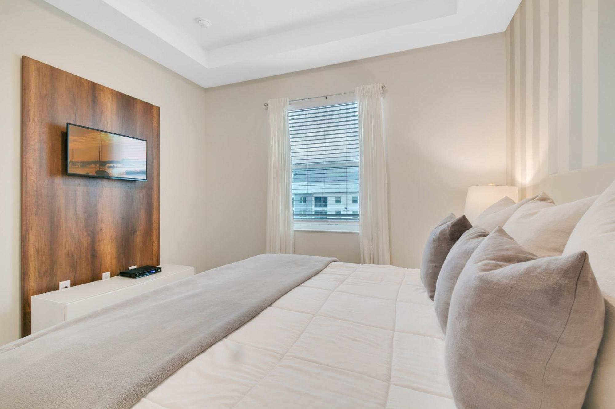 Apartment 2 Bedrooms - 2 Bathrooms - Storey 3120-403 Pc Orlando