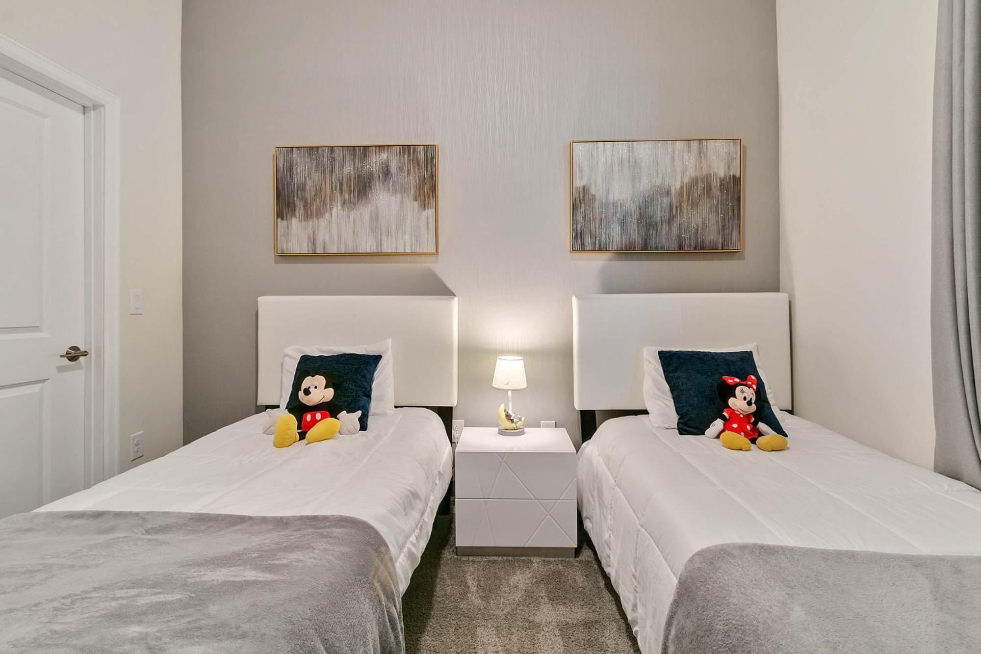 2 Bedrooms - 2 Bathrooms - Storey 3120-403 Pc Apartment *