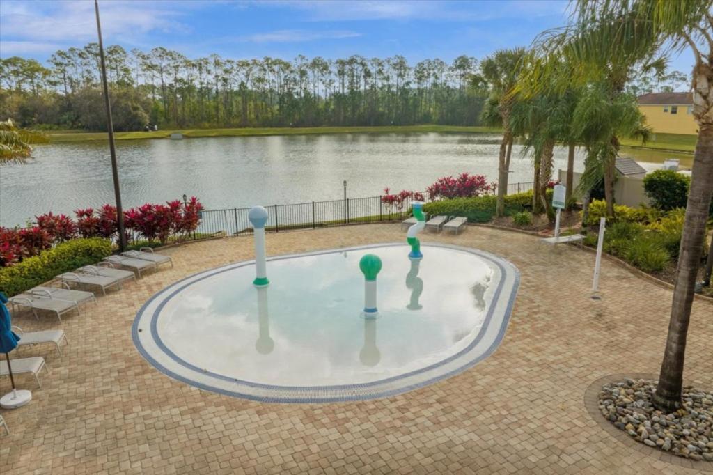 4 Bedrooms - 3 Bathrooms - Paradise Palms 2951 Bp *