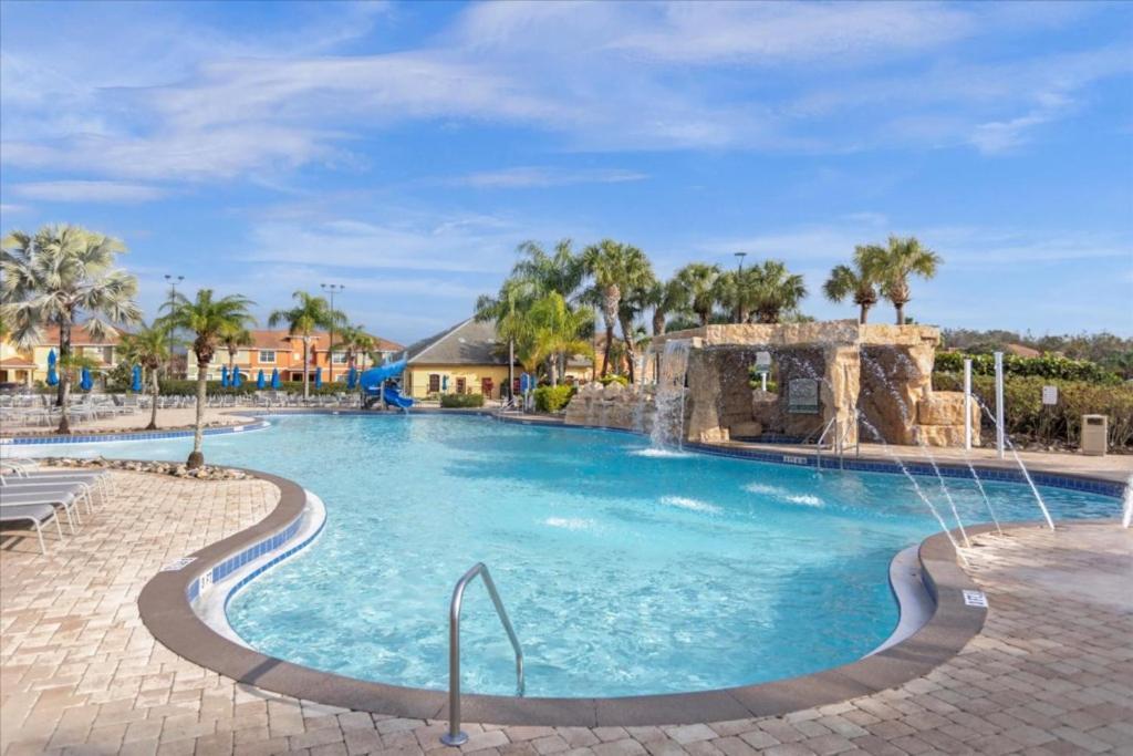 4 Bedrooms - 3 Bathrooms - Paradise Palms 2951 Bp