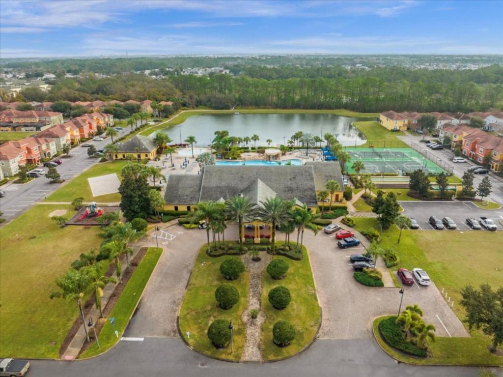 4 Bedrooms - 3 Bathrooms - Paradise Palms 2951 Bp