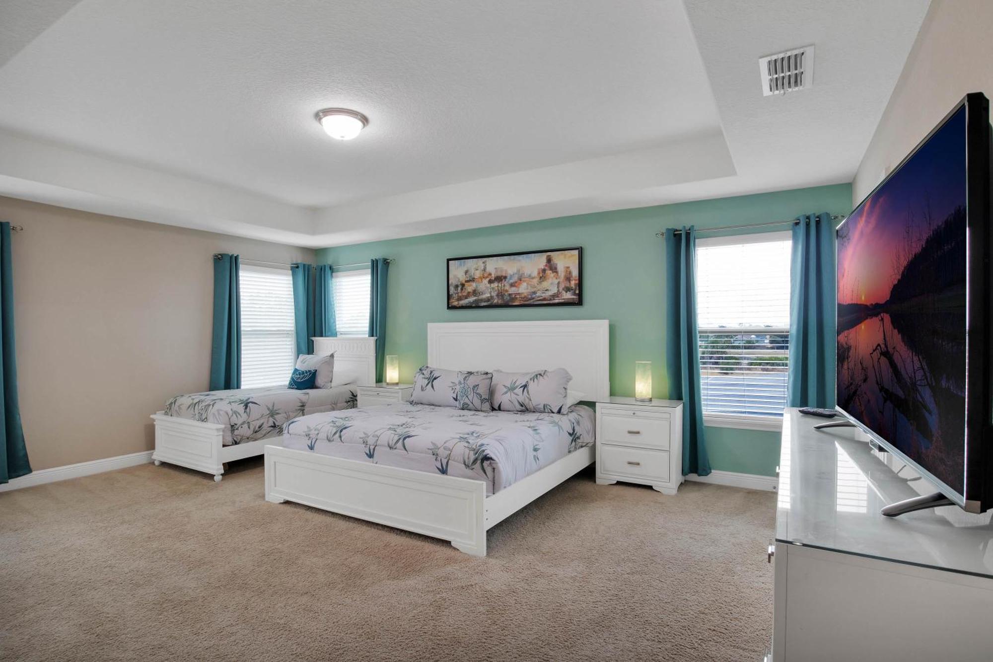 7 Bedrooms 5 Bathrooms Solterra 4103 Od