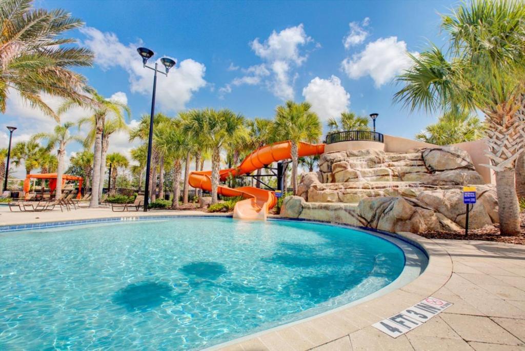 7 Bedrooms 5 Bathrooms Solterra 4103 Od *