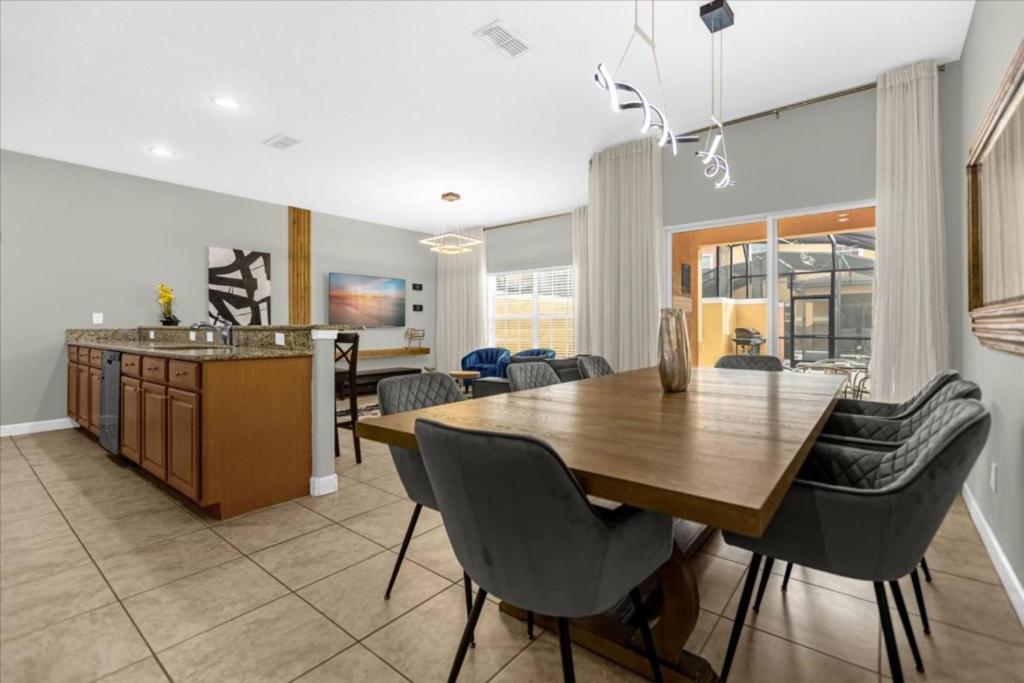 Holiday home 4 Bedrooms - 3 Bathrooms - Paradise Palms 8976 Mp