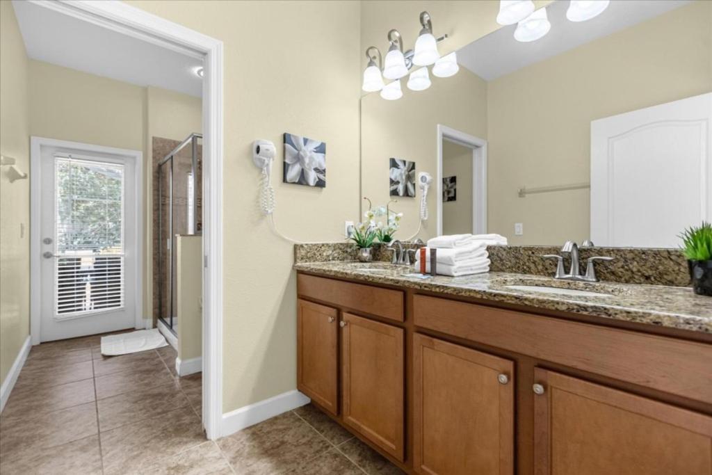 5 Bedrooms - 4,5 Bathrooms - Champions Gate 1416 Ww
