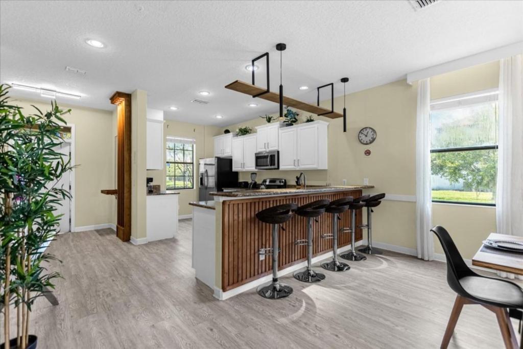 5 Bedrooms - 4,5 Bathrooms - Champions Gate 1416 Ww *