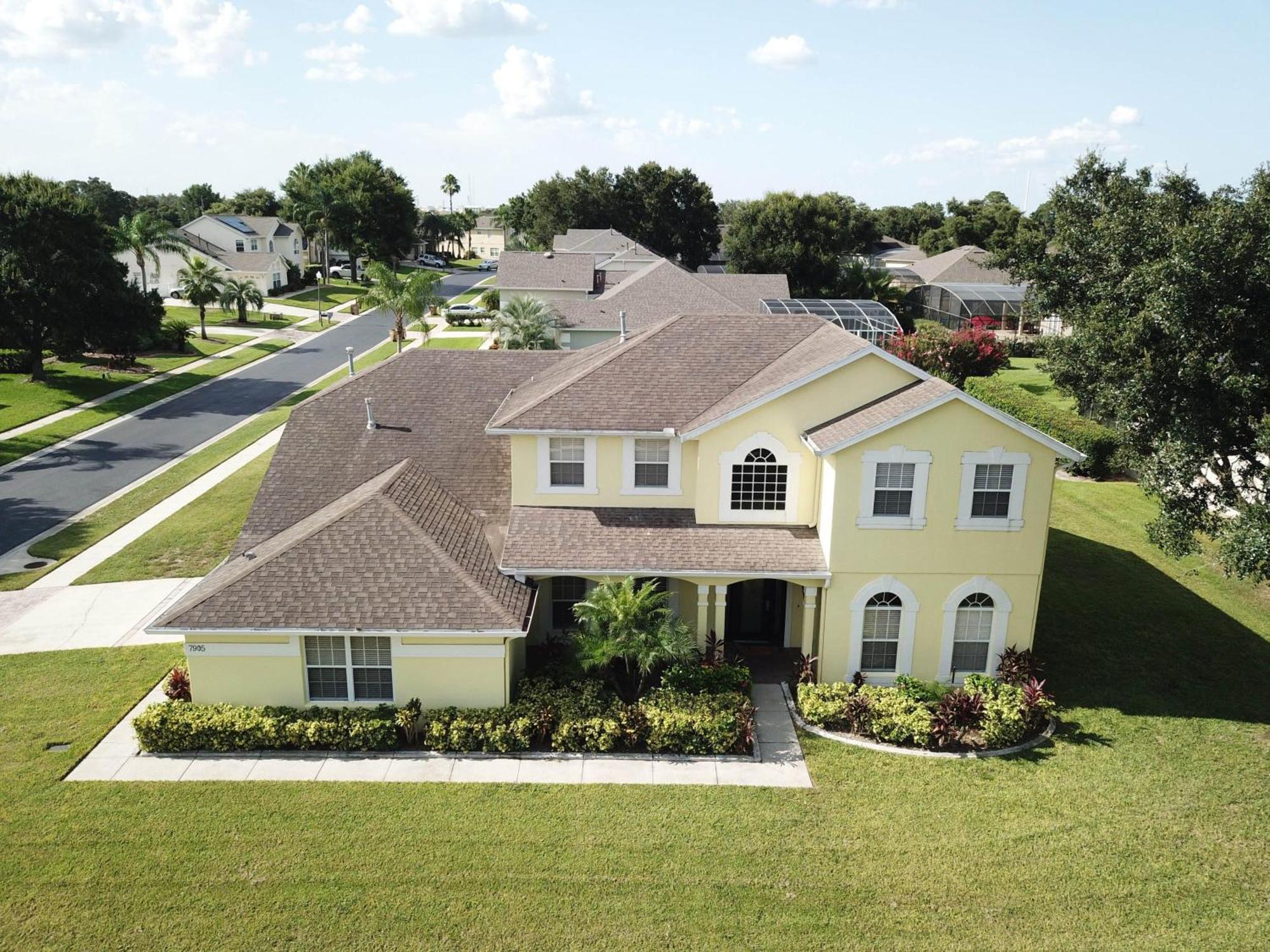 Villa Fantastic 7 Bed 6 Bath In Prestigious Gated Comm. *