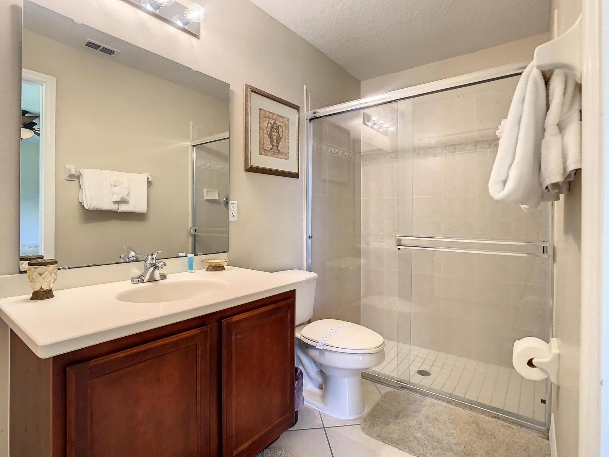 Villa Fantastic 7 Bed 6 Bath In Prestigious Gated Comm.