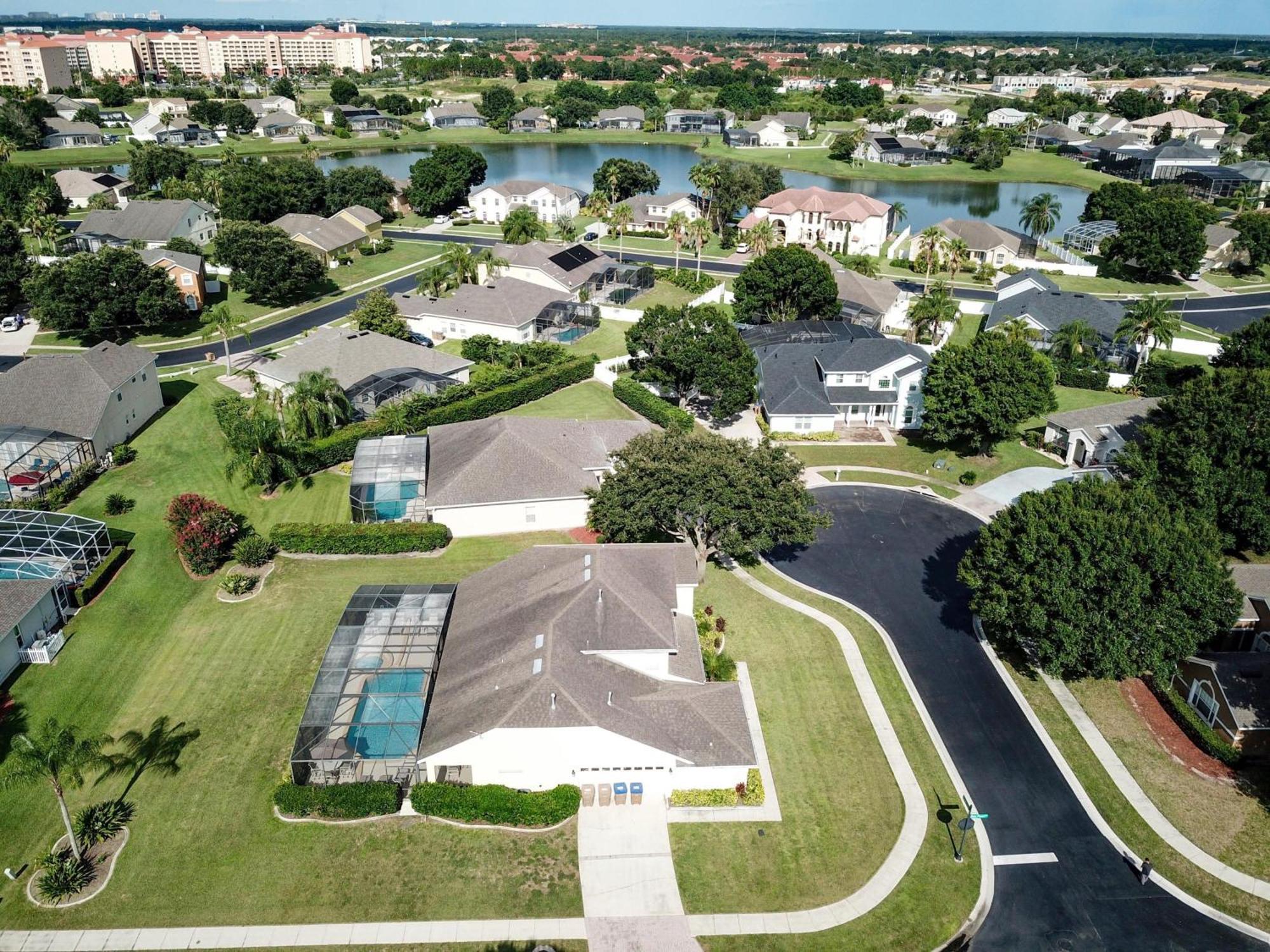 Villa Fantastic 7 Bed 6 Bath In Prestigious Gated Comm. Orlando