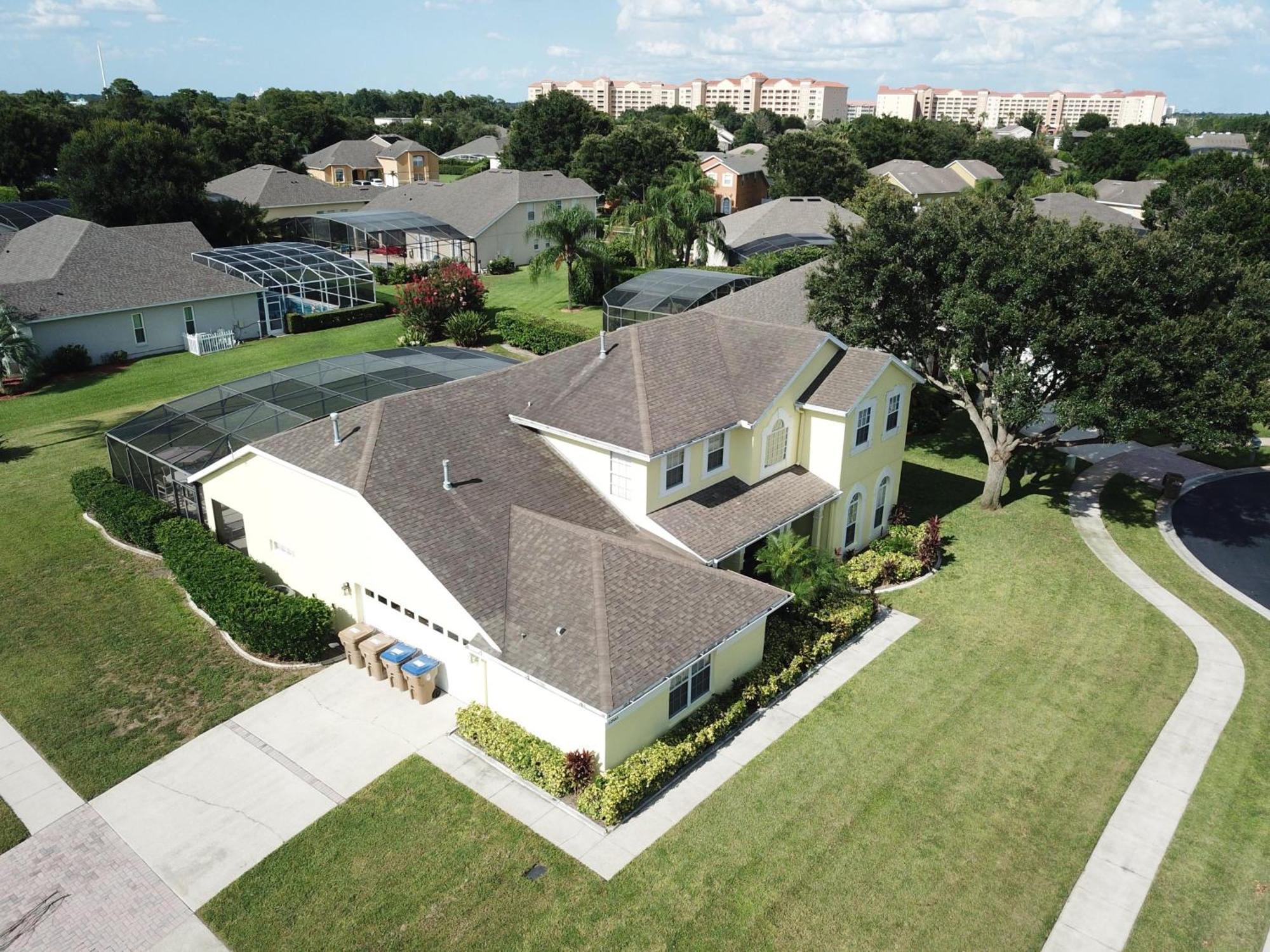 Villa Fantastic 7 Bed 6 Bath In Prestigious Gated Comm. *