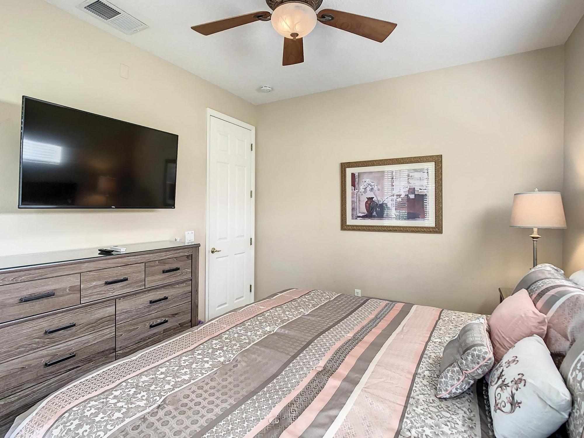 Fantastic 7 Bed 6 Bath In Prestigious Gated Comm.