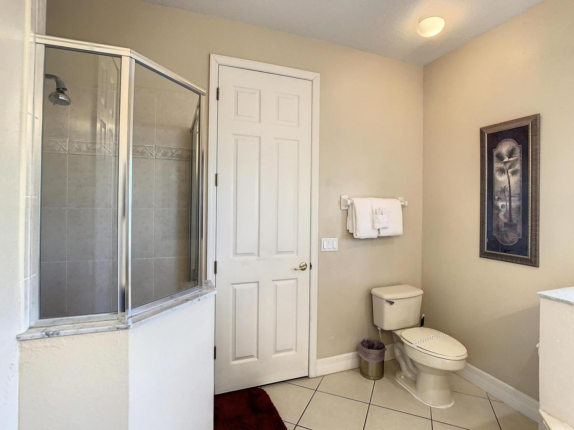 Fantastic 7 Bed 6 Bath In Prestigious Gated Comm.