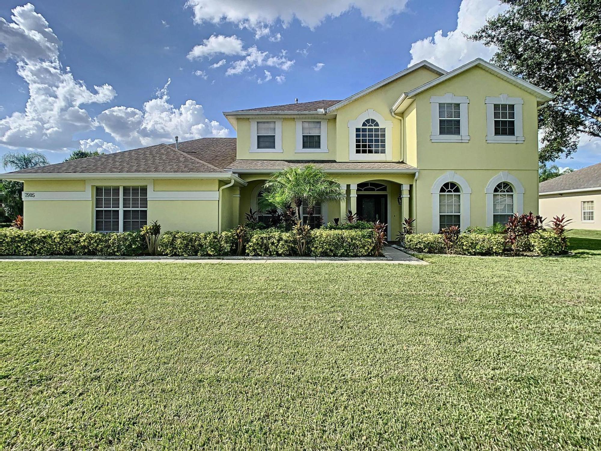 Fantastic 7 Bed 6 Bath In Prestigious Gated Comm. Orlando