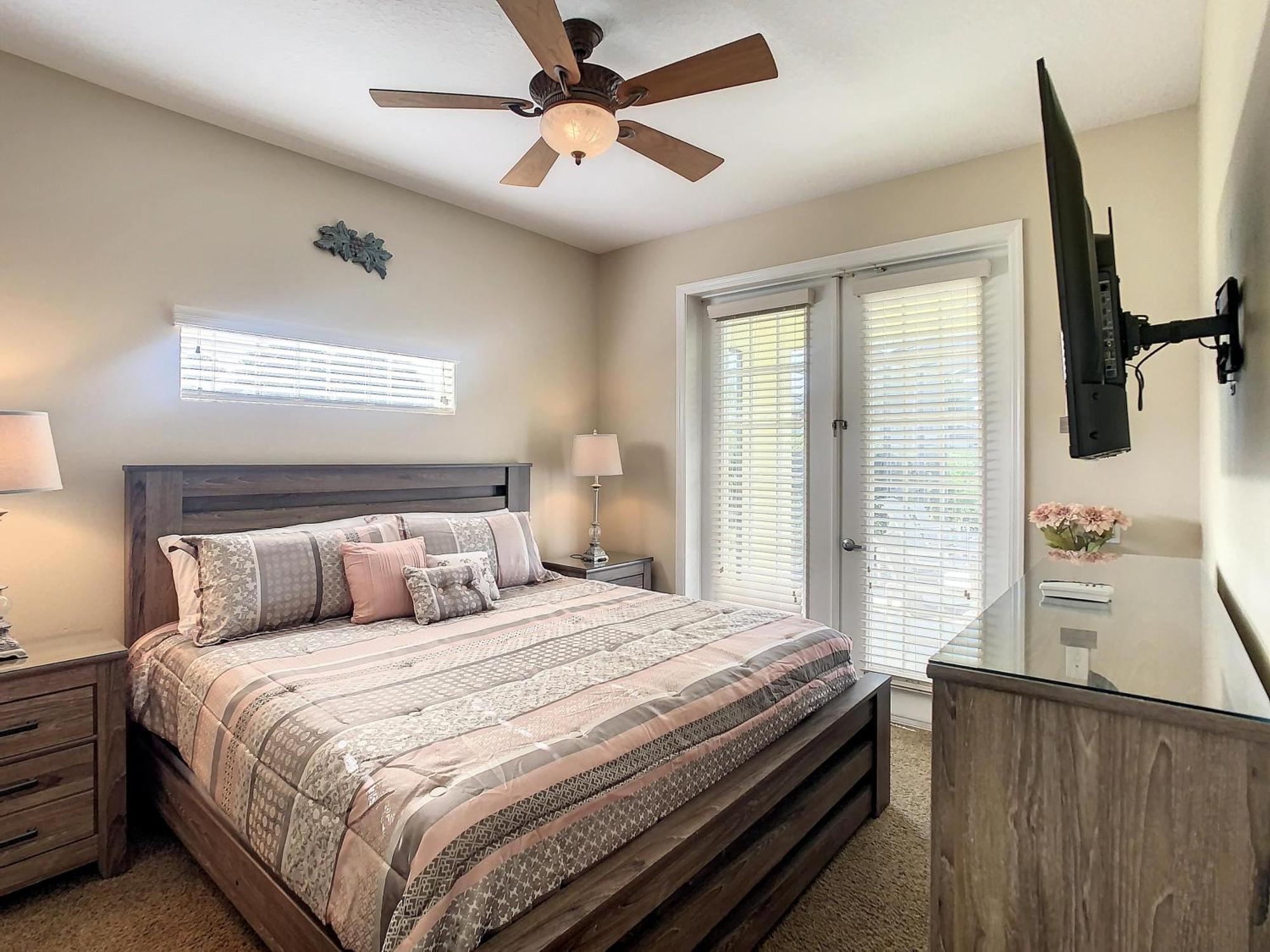 Fantastic 7 Bed 6 Bath In Prestigious Gated Comm. Villa Orlando