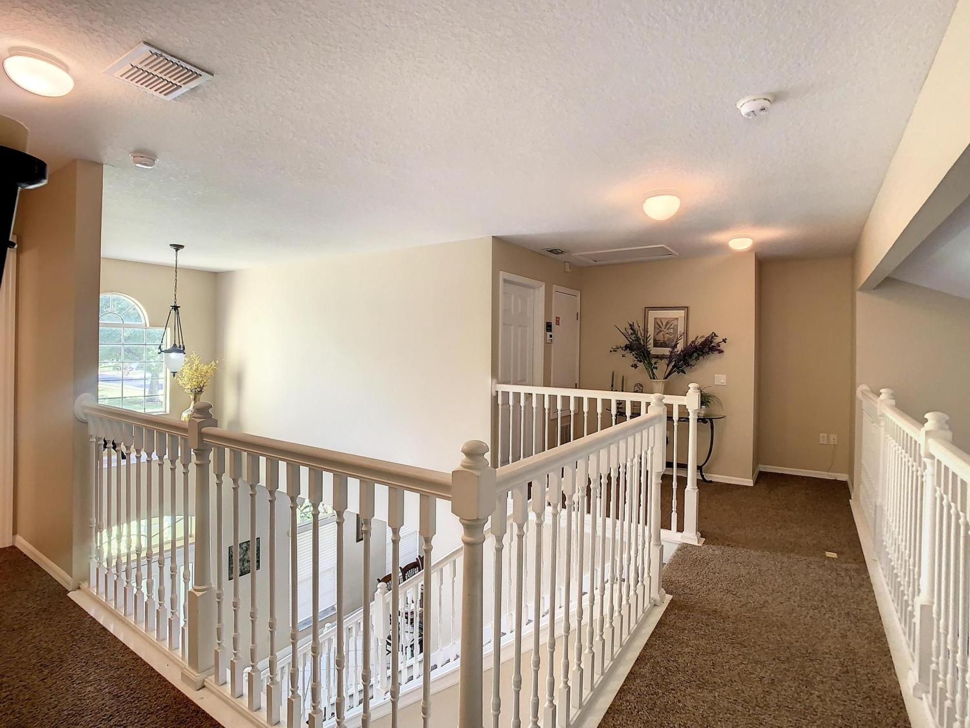 Fantastic 7 Bed 6 Bath In Prestigious Gated Comm. Villa *