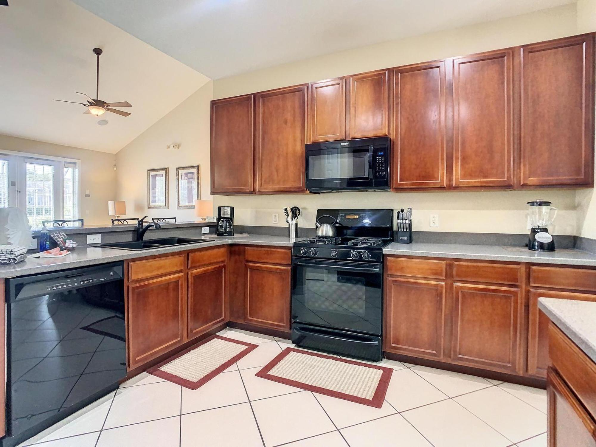 Fantastic 7 Bed 6 Bath In Prestigious Gated Comm. Orlando