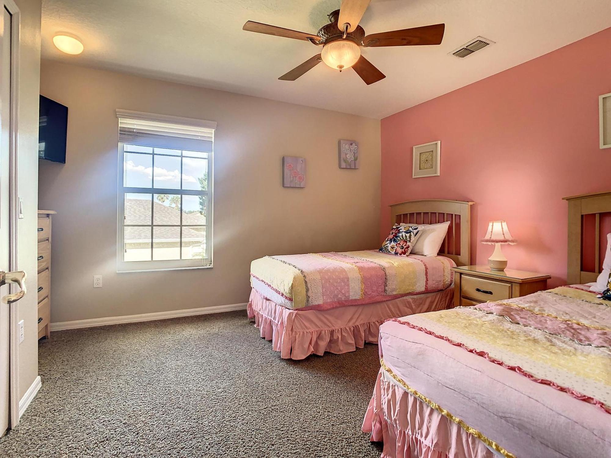 Fantastic 7 Bed 6 Bath In Prestigious Gated Comm.