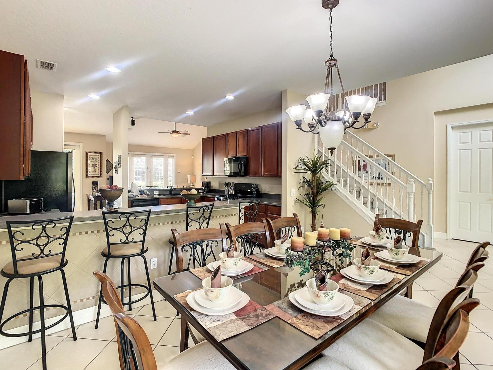 Fantastic 7 Bed 6 Bath In Prestigious Gated Comm. Villa *