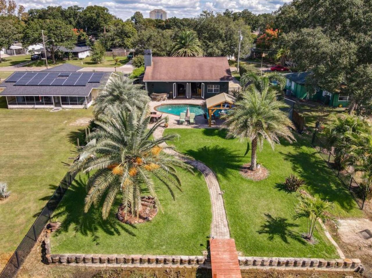 Pristine Lakeside 3br W Private Pool Orlando