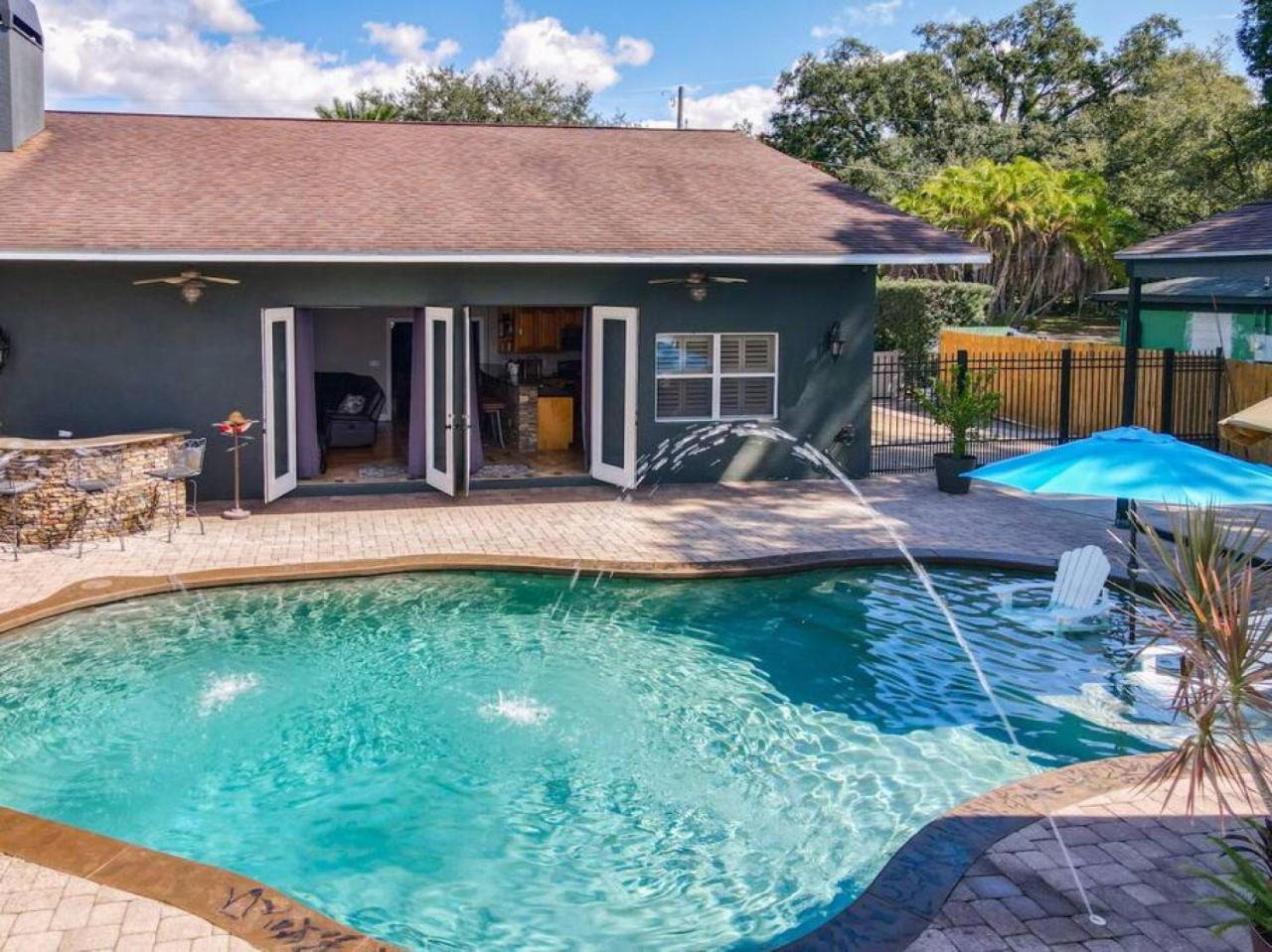 Holiday home Pristine Lakeside 3br W Private Pool *