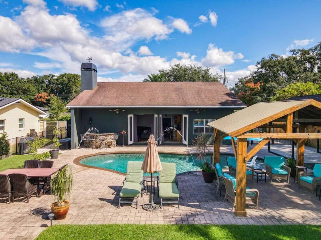 Pristine Lakeside 3br W Private Pool * Orlando