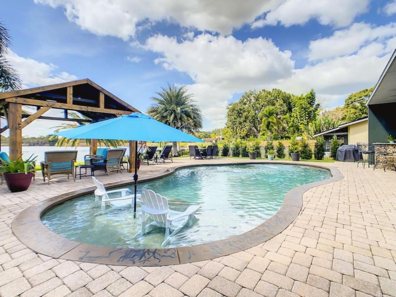Pristine Lakeside 3br W Private Pool *