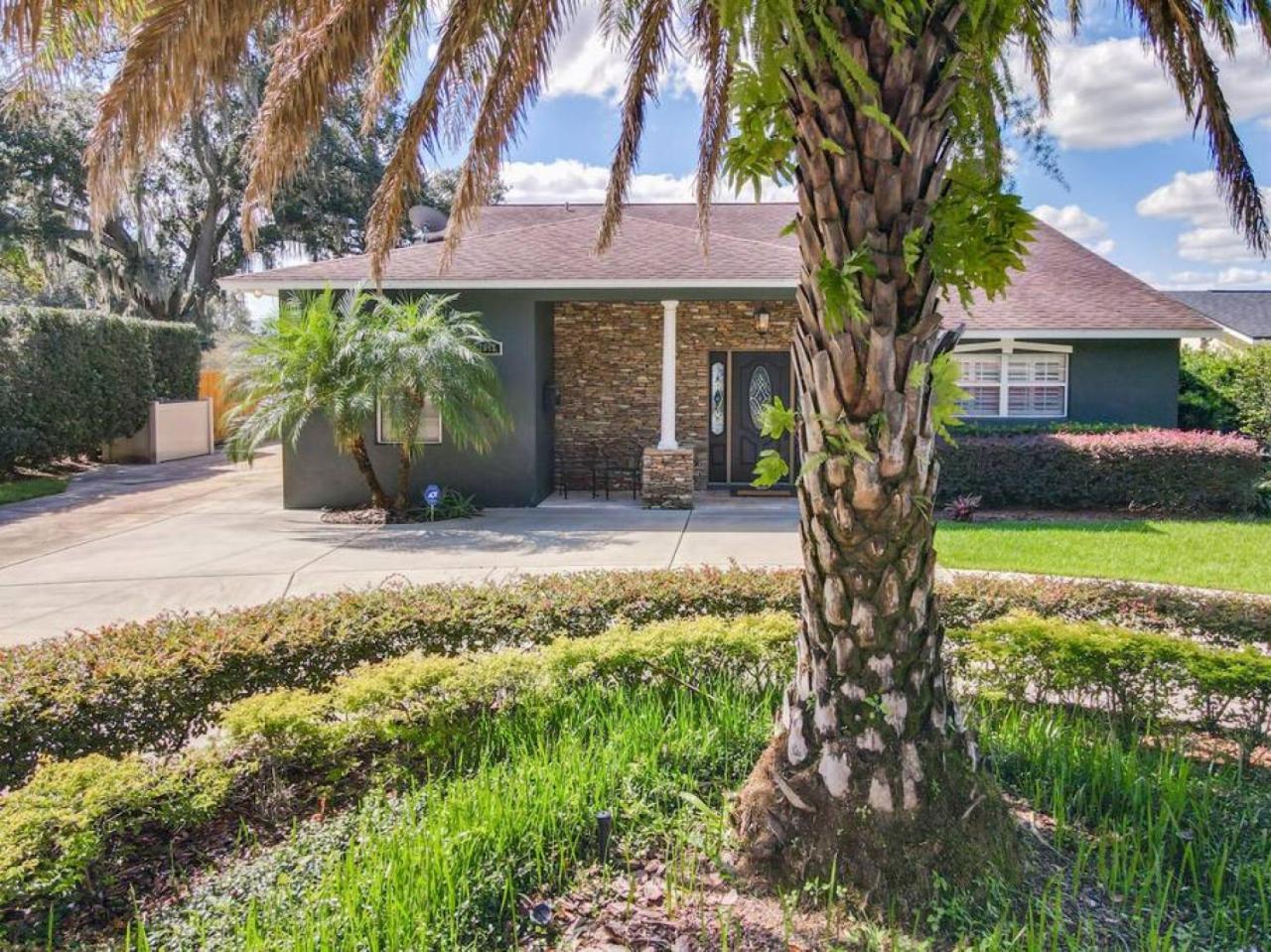 Holiday home Pristine Lakeside 3br W Private Pool *