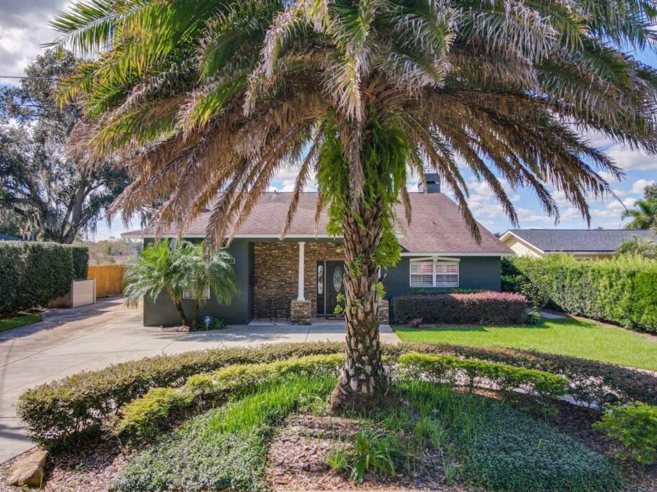 Pristine Lakeside 3br W Private Pool Orlando