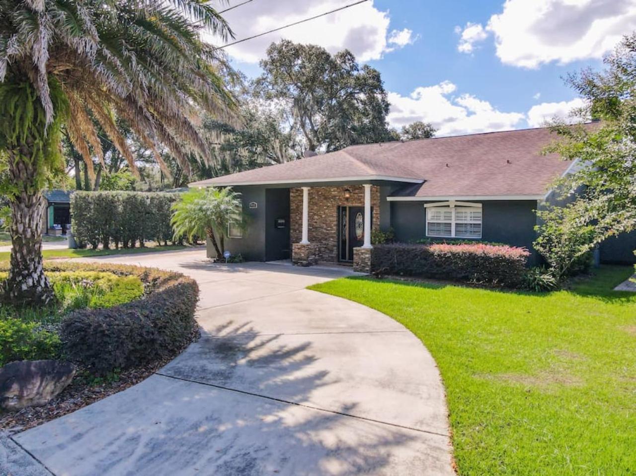 Pristine Lakeside 3br W Private Pool Holiday home Orlando